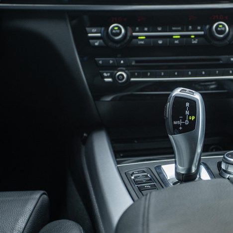 Jeune conducteur, voiture d’occasion et petit rouleur : quelle assurance auto choisir pour payer le juste prix ?