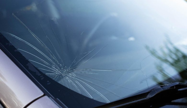 Pare-brise fissuré ou cassé à Nantes : pourquoi agir sans tarder ?