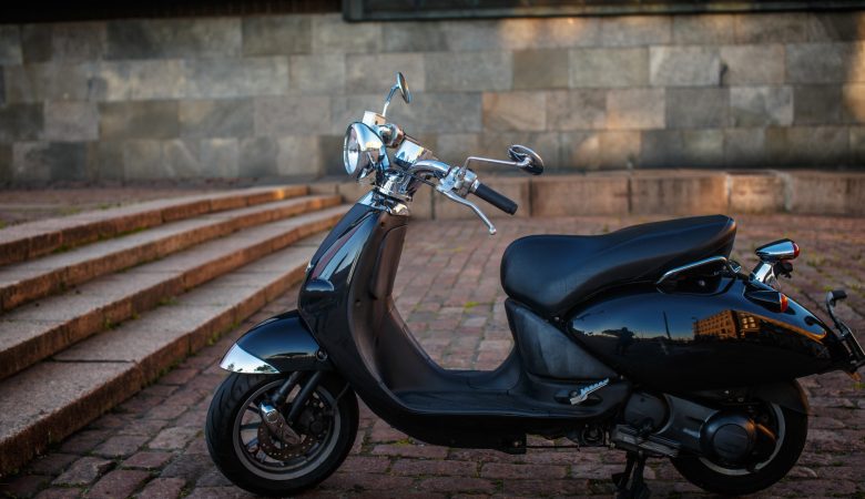 Assurance scooter pas chère : astuces concrètes pour payer moins