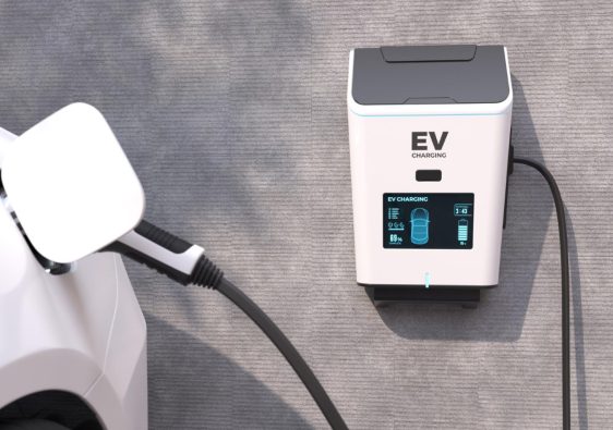 Comment installer des bornes de recharge en entreprise avec une solution clé en main ?